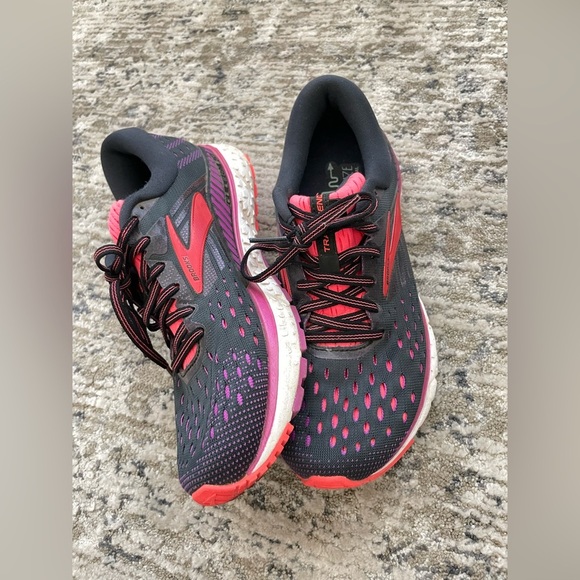 Brooks Transcend 6 Womens Size 8.5 Dark Gray Running Shoes 1202871B080 - Picture 1 of 9